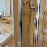 לינה וארוחת בוקר Sorrento Inn Lodge
